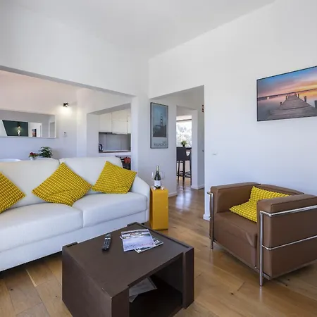 Lovers Duplex & By Seewest Λάγος